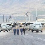 Δένδιας μεταγωγικά C- 130 C- 27 ελικόπτερα Super Puma