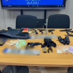 Δολοφονία Αράχωβα: Όπλα, 65 λίρες και 100.000 ευρώ είχαν οι συλληφθέντες