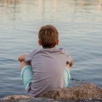 Η Μοναξιά Κατά Την Παιδική Ηλικία Μπορεί ΝΑ Προκαλέσει Άνοια