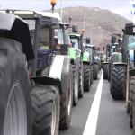 «Αγριεύουν» οι αγρότες: Κλείνουν παράδρομους- Ετοιμάζονται και για λιμάνια