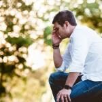 Μέση Ηλικία: Τα Συμπτώματα Κατάθλιψης Που Οδηγούν Σε Άνοια