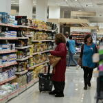 Εορταστικό ωράριο 31/12: Πότε κλείνουν τα μαγαζιά