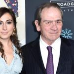 Νεκρή Σε Ξενοδοχείο Η Κόρη Του Ηθοποιού Τόμι Λι Τζόουνς