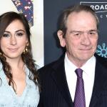 Τόμι Λι Τζόουνς: Mυστήριο Με Τον Θάνατο Της Κόρης Του