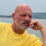 Νίκος Μουτσινάς