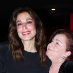 Κατερίνα Παπουτσάκη: Αγκαλιά Με Τη Μητέρα Της Στο Θέατρο