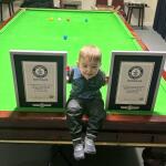 Δίχρονος Έκανε Δύο Παγκόσμια Ρεκόρ Γκίνες Στο Σνούκερ!