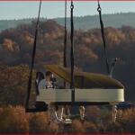 Τραγουδιστής γύρισε videoclip σε ύψος άνω των 90 μέτρων