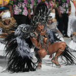 Καρναβάλι Ρίο: Ξεκίνησαν Οι Παρελάσεις Στο Σαμπαδρόμιο