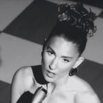 Evangelia: Σπάει Πιάτα & Χορεύει Συρτάκι Στο PARÉA