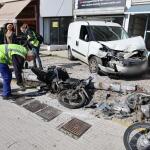 Θηβών: Η Στιγμή Του Τροχαίου Με Το Φορτηγάκι