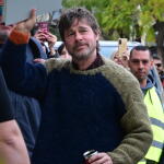 Ο Μπραντ Πιτ Στο Δημαρχείο Αθηνών - «Hello Guys»