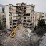 Τα ερείπια κατοικημένου κτιρίου στην Τεχεράνη μετά από αεροπορική επίθεση