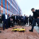 Ο Μητσοτάκης με τον σκύλο ρομπότ Κύων