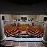 «Ασυμβίβαστο» Υπουργού – Βουλευτή: Τι ορίζει το γαλλικό μοντέλο