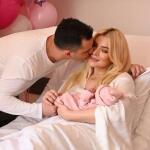 Καινούργιου: Ο Κουτσουμπής Ανέβασε Φωτογραφία Του Μωρού Τους
