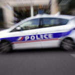 Γαλλία: Κλείδωσε Για Ένα Χρόνο Τον Γιο Του Σε Βαν