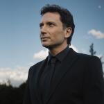 Δημήτρης Κανέλλος: Μουσική ανατροπή με δυναμική μπαλάντα