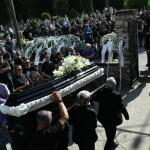 Θρήνος Στην Κηδεία Του Μάριου Οικονόμου Στα Ιωάννινα