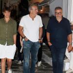 Λιάγκας: Στα Σοκάκια της Μυκόνου με τον Γιο του, Γιάννη