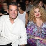 Καζάκος - Τρύπη: Καμάρωσαν την Κόρη τους, Τζένη, στο Θέατρο