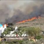 Πάρο: Πύρινη Κόλαση - Μαίνεται Η Φωτιά