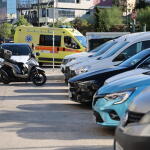 Άγιος Δημήτριος: Κλειδί στο όχημα και άδειο μπουκάλι αλκοόλ