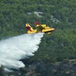 Φωτιά στο Διμηνιό Κορινθίας - Επιχειρεί και ένα ελικόπτερο