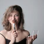 Γιατί «ξεφλουδίζει» το foundation