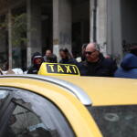 Άγ. Ιωάννης Ρέντης:Ολλανδός Έκλεψε Ταξί & Πάτησε Τον Ταξιτζή