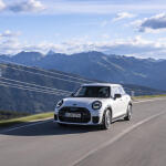 Το MINI Cooper S  σε ένα από τα πιο εντυπωσιακά χρώματα