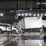 Chery Tiggo 7: Έκανε crash test με φορτηγό