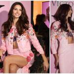 Παπαγεωργίου: Με floral glamour σύνολο σε event - Μαζί της η αδελφή της
