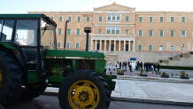 Διανυκτέρευσαν στο Σύνταγμα οι αγρότες: Νέα κινητοποίηση σήμερα πριν φύγουν