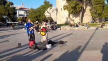 Θεσσαλονίκη: Τσουχτερό Πρόστιμο Σε Πλανόδιους Μουσικούς