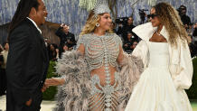 Beyonce: Επέστρεψε Στο Met Gala Μετά Από 10 Χρόνια Απουσίας