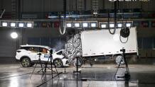 Chery Tiggo 7: Έκανε crash test με φορτηγό