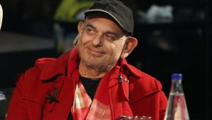 Σάκης Μπουλάς