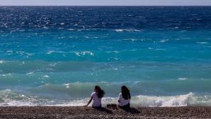 Καιρός: Έρχονται 40άρια στη δυτ. Ελλάδα - Δεν υποχωρούν τα μελτέμια ως 18/8