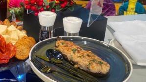 Παπουτσάκια με σάλτσα ψητής μελιτζάνας