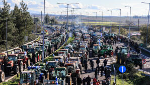 Αγρότες: Ενισχύονται Τα Μπλόκα - Παραλύει Η Χώρα