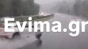 Τροχαίο Μαλακάσα: Η Στιγμή Που ΙΧ Εκτρέπεται Της Πορείας Του