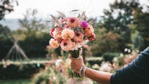 Εορτολόγιο: Ποιοι γιορτάζουν Σήμερα 27 Δεκεμβρίου