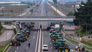 Αγροτικά Μπλόκα: Με Το Βλέμμα Στη Σύσκεψη Της Νίκαιας