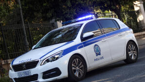 Λήξη Συναγερμού Με Άνδρα Που Απειλούσε Να Πέσει