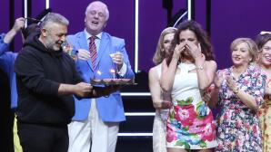 Δήμητρα Ματσούκα: Συγκινήθηκε με την έκπληξη στο θέατρο για τα γενέθλιά της