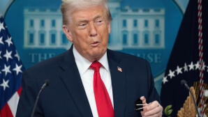 Τραμπ: «Θα Δείτε Πόσο Μακριά Θα Πάω Για Τη Γροιλανδία»