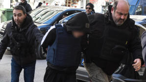 Σέρρες: Έδειραν Τον 16χρονο Στη Φυλακή - Τον Μαστίγωσαν