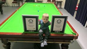 Δίχρονος Έκανε Δύο Παγκόσμια Ρεκόρ Γκίνες Στο Σνούκερ!