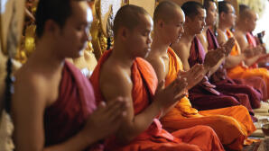 Ταϊλάνδη: Μοναχοί συνελήφθησαν με πορνό και ναρκωτικά σε ναό